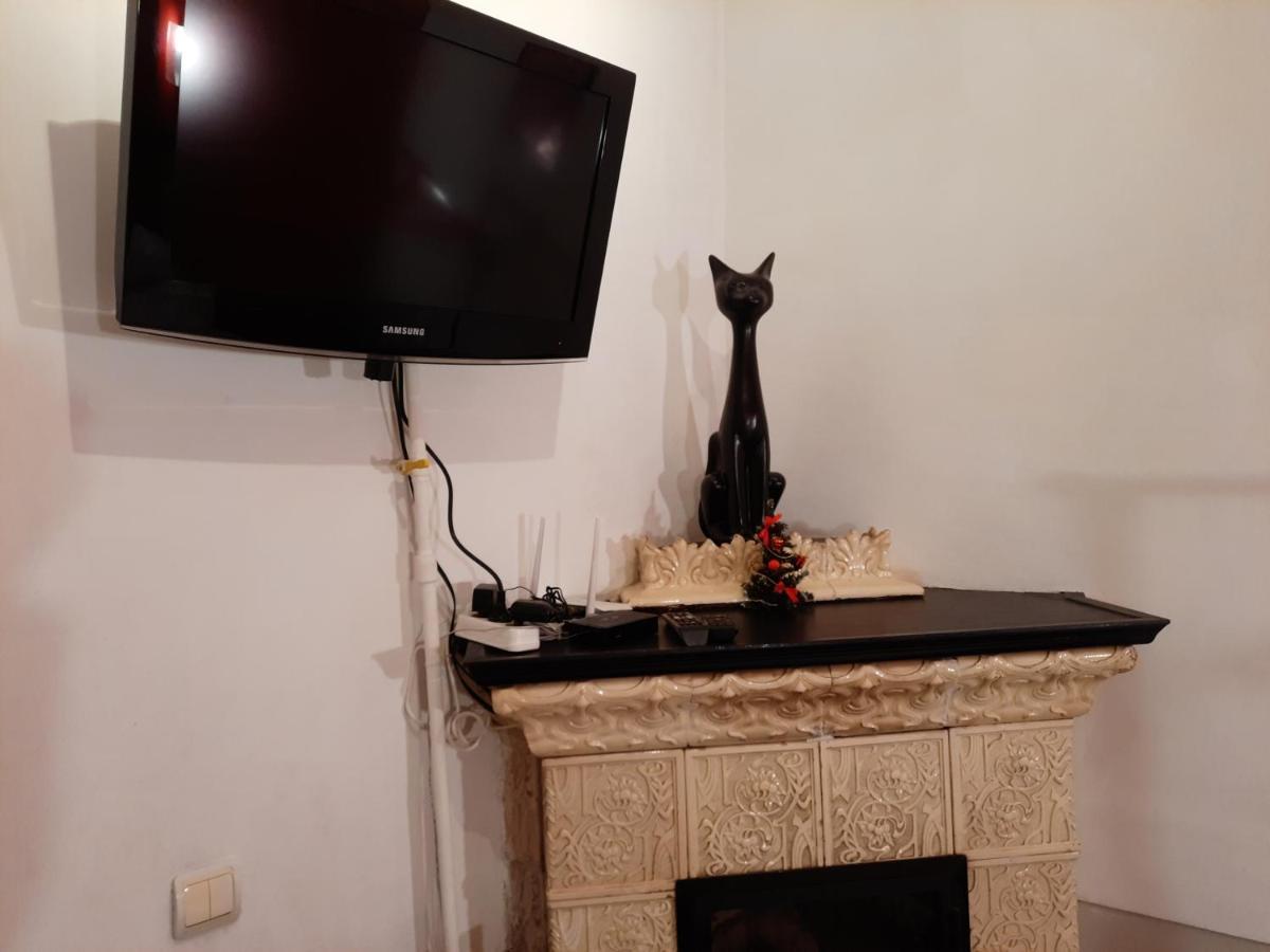 Midnight Cats' Apartment In Rynok Square Світло Є Завжди! Lviv Exteriör bild